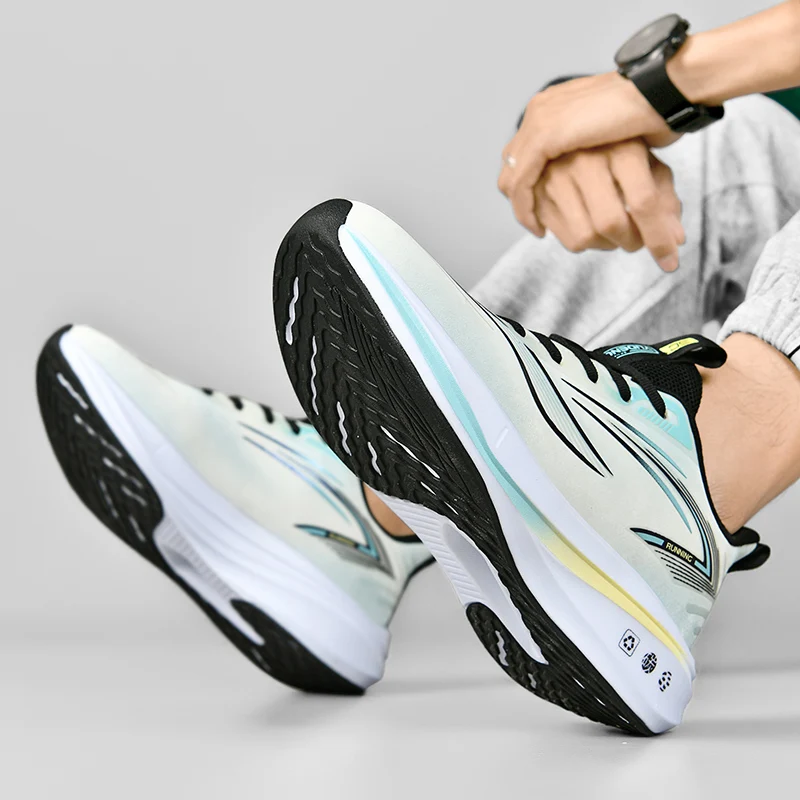 أحذية رياضية للجري باللون الأسود للرجال - أحذية رياضية خفيفة الوزن ومسامية مع لمسات ملونة للاستخدام اليومي والخارجي #4