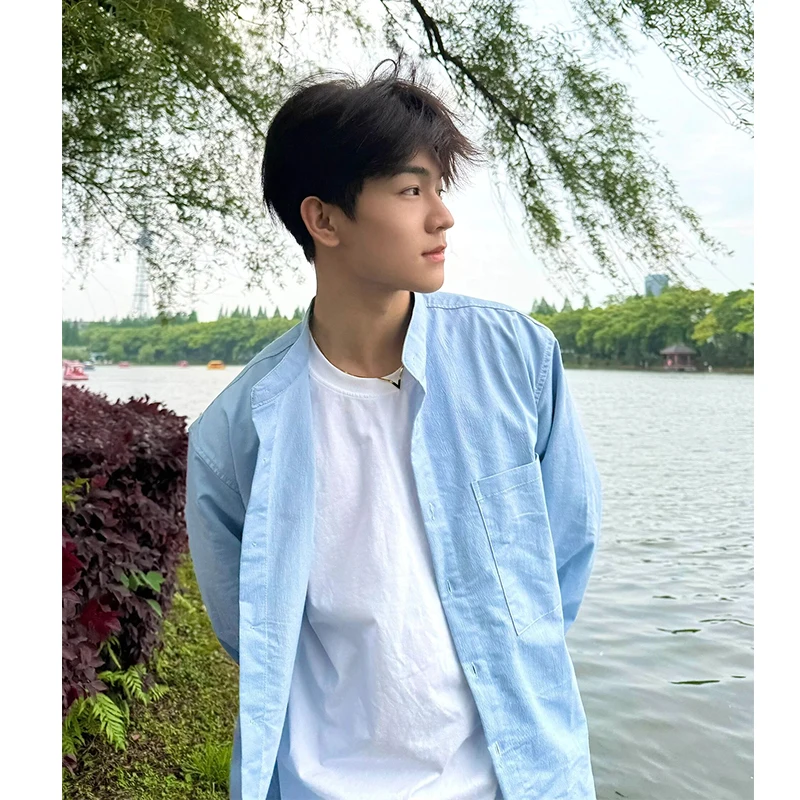 

Светло-голубая шелковая рубашка с защитой от солнца для мужчин, летняя тонкая верхняя одежда, рубашка из ледяного шелка Cleanfit, свободный крой, длинный рукав, острый воротник