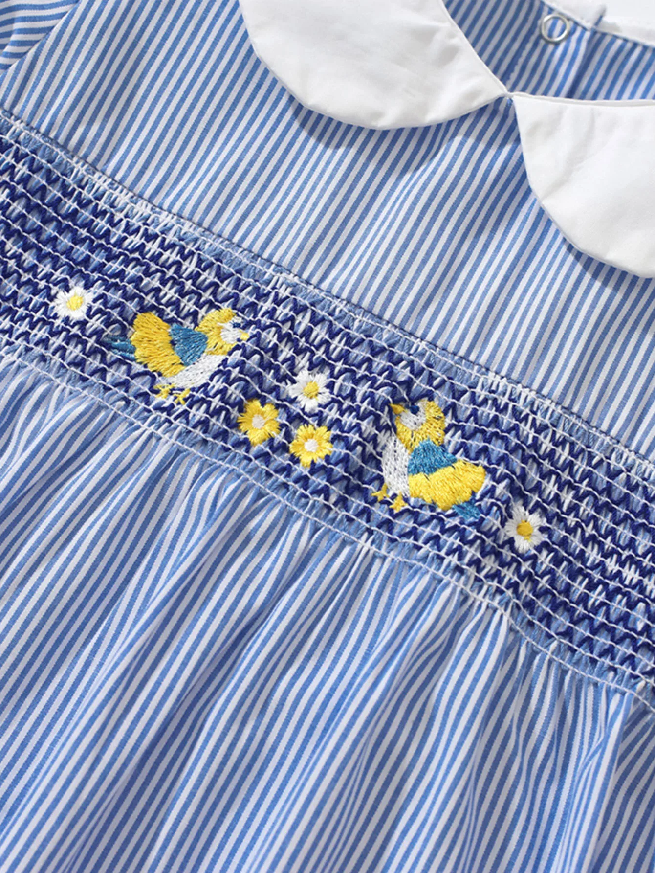 TUONXYE Baby Mädchen Gestreiftes Kleid mit Kragen, Gewebtem Stoff, Vogel- und Blumenstickerei, Kurzen Ärmeln und Knöpfen am Rücken, Sommerkleid für Kleinkinder. – Detail 6