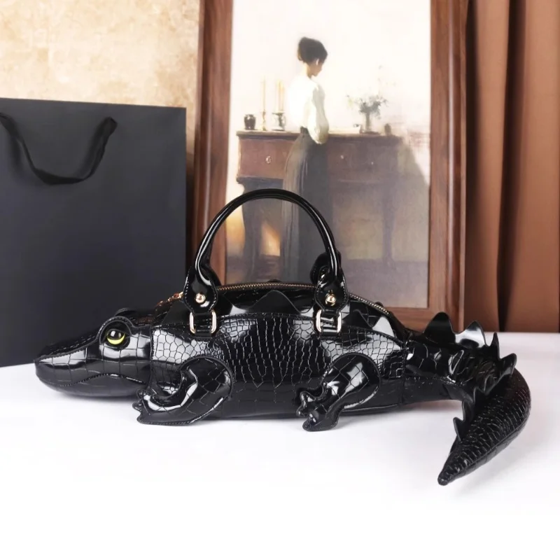 

A Cute And Quirky Genuine Leather Crocodile Figurine, A Trendy And Cool Hand-held Crossbody Bag