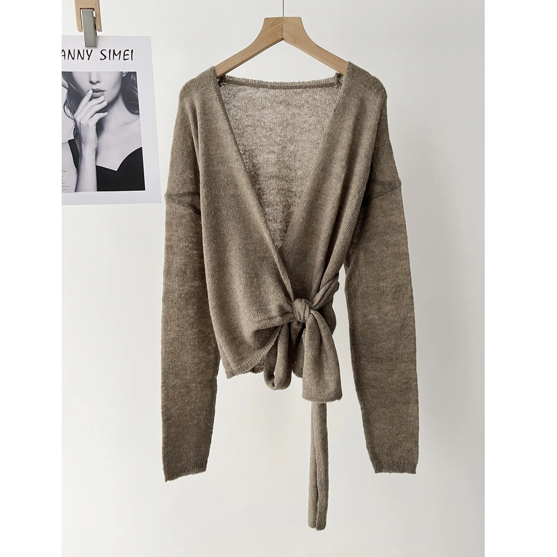 

Women's casual thin gentle V-neck lace-up knitted cardigan blouse autumn and winter 16a-1944