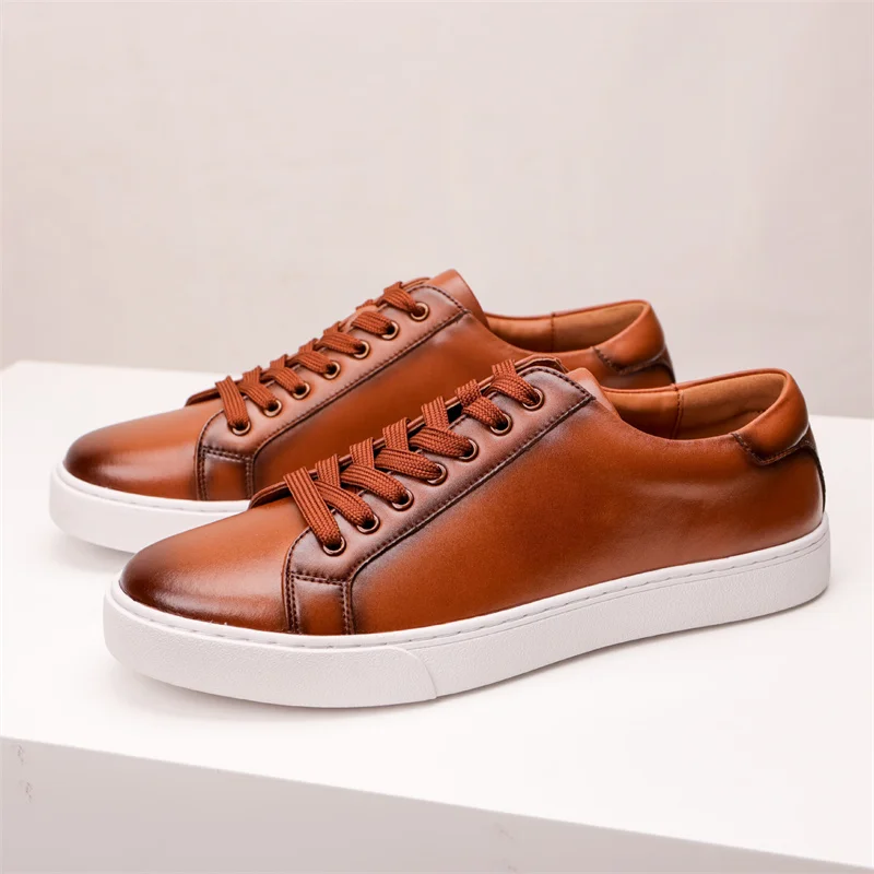 

2024 Autumn Men Casual Shoes Comfortable Men Flats Fashion Brown White Leather Sneakers Lace Up Cow Leather Men Footwear