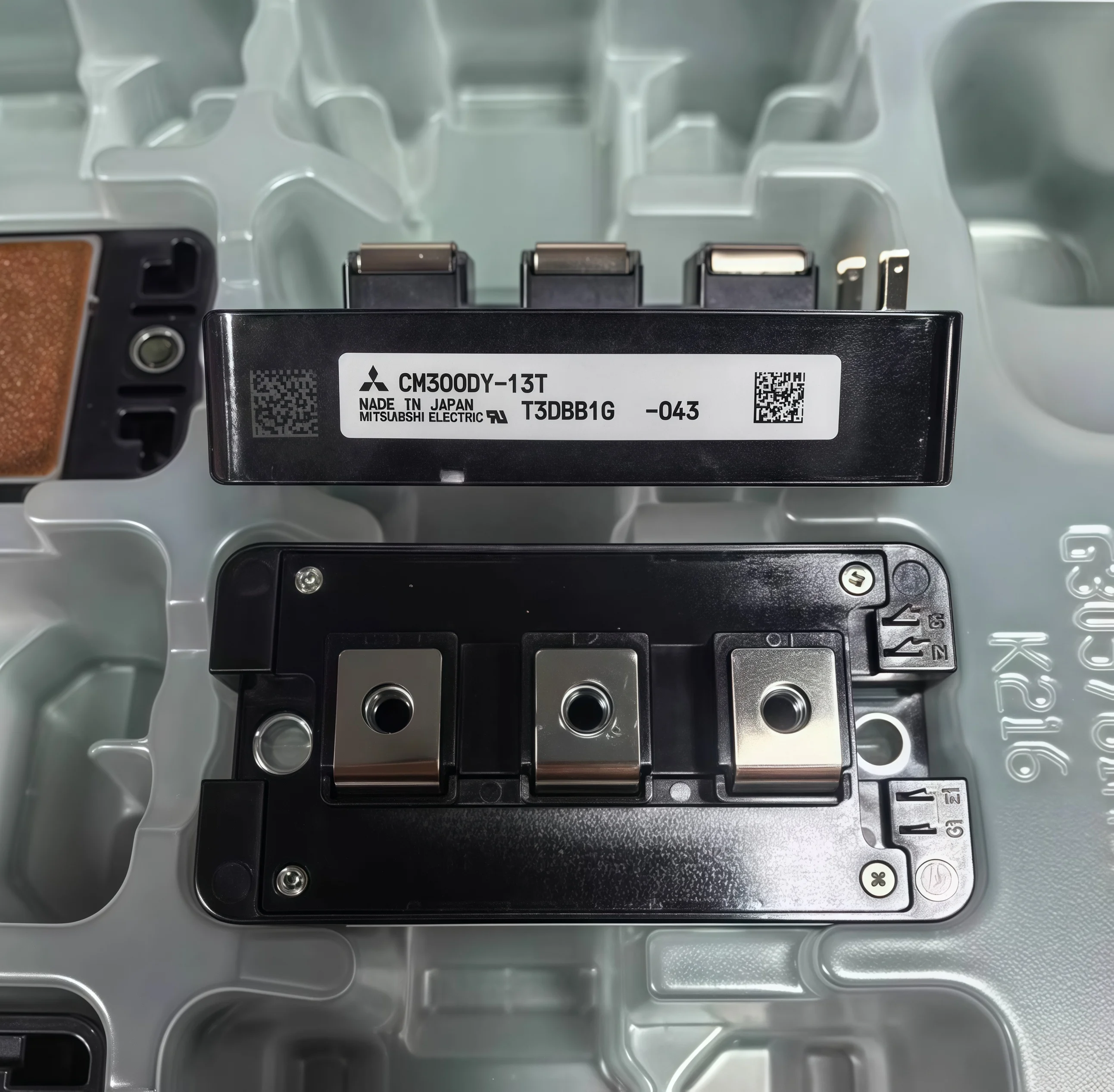 

Mitsubishi original power IGBT module CM300DY-13T new spot 300A 650V