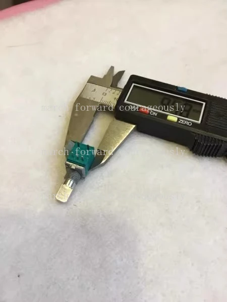 1opcs Taiwan Model 09 Precision 5-pin Potentiometer B20k with Switching Audio Potentiometer, Flat Handle 15mm