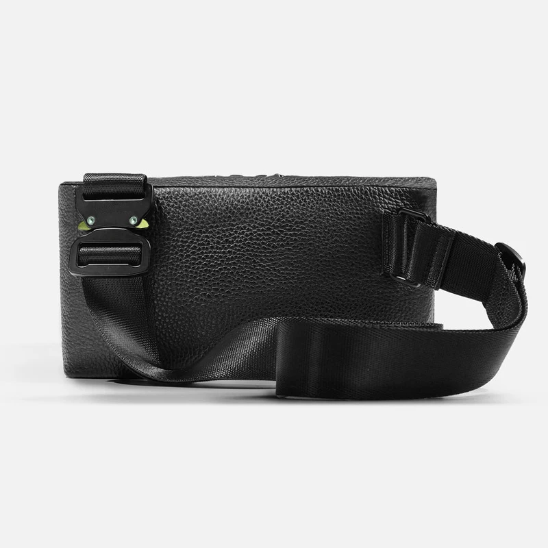 PEBBLED Leather GRAMS 28 157 Essential Sling Black Leather Men Crossbody Bag