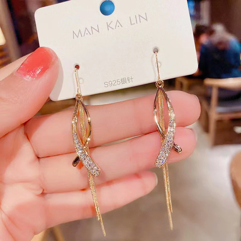

New Unique Zircon Cross Fishtail Long Tassel Gold Color Ear Hook for Women Fashion Temperament Personalized Girls Party Jewelry