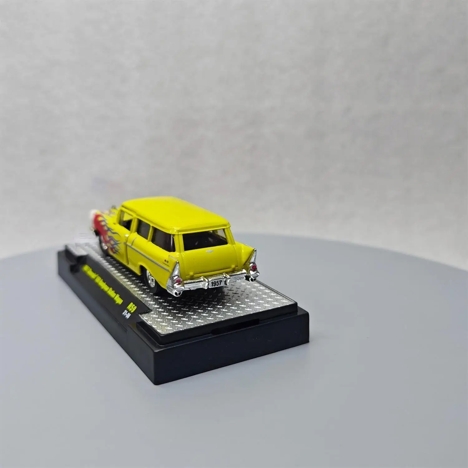 M2 Machines 1/64 1957 150 Handyman Station Wagon Die-cast alloy car model collection display child gift