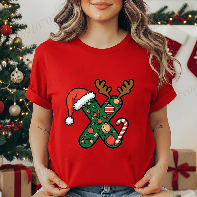 Świąteczna koszulka damska z nadrukiem liter alfabetu i czapki Świętego Mikołaja, modna koszulka streetwear, odzież damska, koszulka unisex