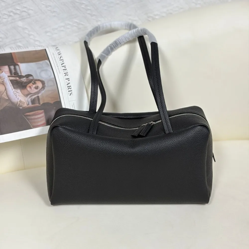 Shoulder Bag Fashionable Women's Hand-held Underarm Bag Unique Texture Niche Design Casual Daily Elegance and Sweetness