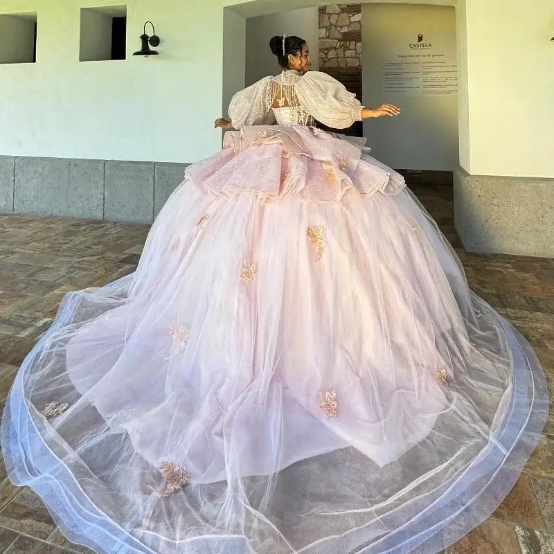 Luxury Light Pink Shiny Quinceanera Dresses Ball Gown Applique Beading Puff Sleeve Princess Party Sweet 16 Dress Lace-Up Vestido