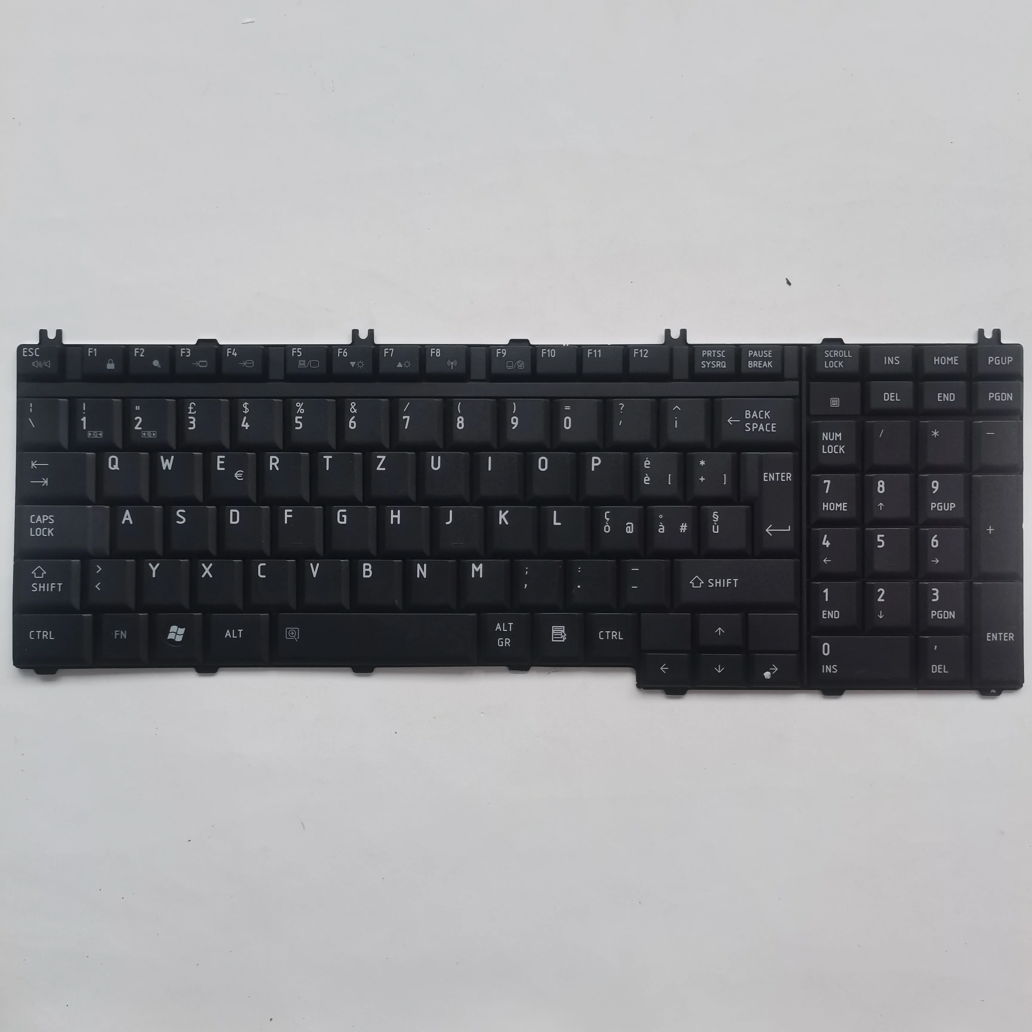 

For Toshiba Satellite P200 P300 P305 P305D L350 L355 L355D L500 L500D L505 L505D L550 IT Italian Keyboard