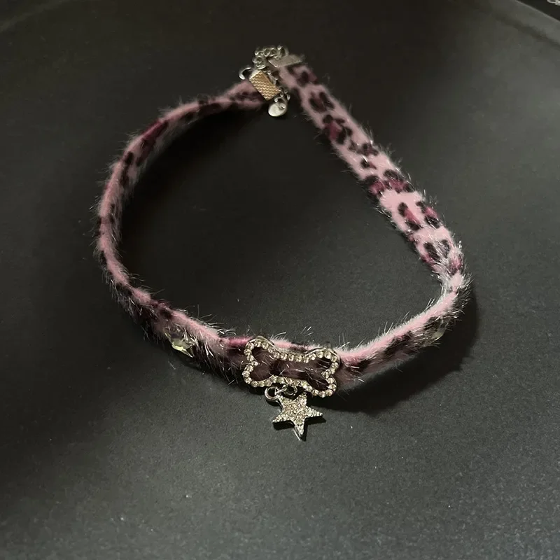 Niedliche Y2K Katzenpfoten-Stern-Herz-Anhänger Plüsch-Leopardenknochen-Choker-Halsketten für Frauen, Goth-Ästhetik, 90er-Jahre-Accessoires, Grunge-Schmuck