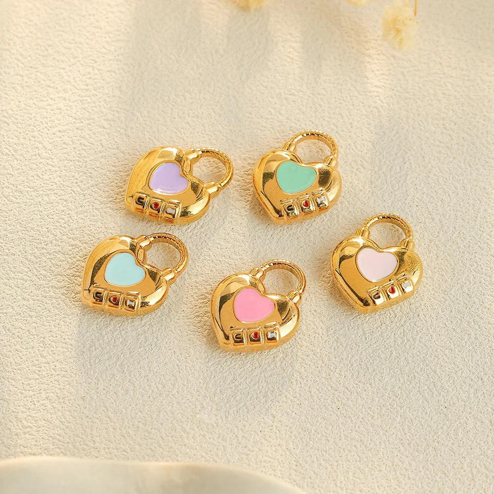 

2pcs Hot Love Heart Lock Pendant Charms Golden Color Stainless Steel Pendants Handmade Necklace Jewelry Making Accessories