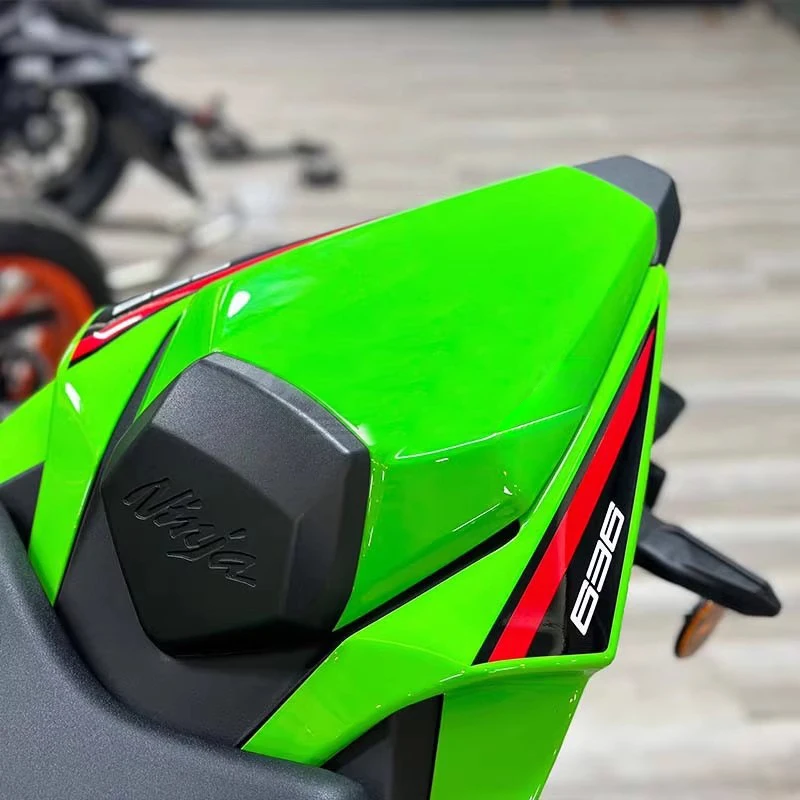 Odpowiedni do Kawasaki 636 ZX-6R Tylny Wypukły Pokrowiec na Siedzenie Zawodnicze Modyfikacja Ulepszenie Poduszka Tylnego Siedzenia