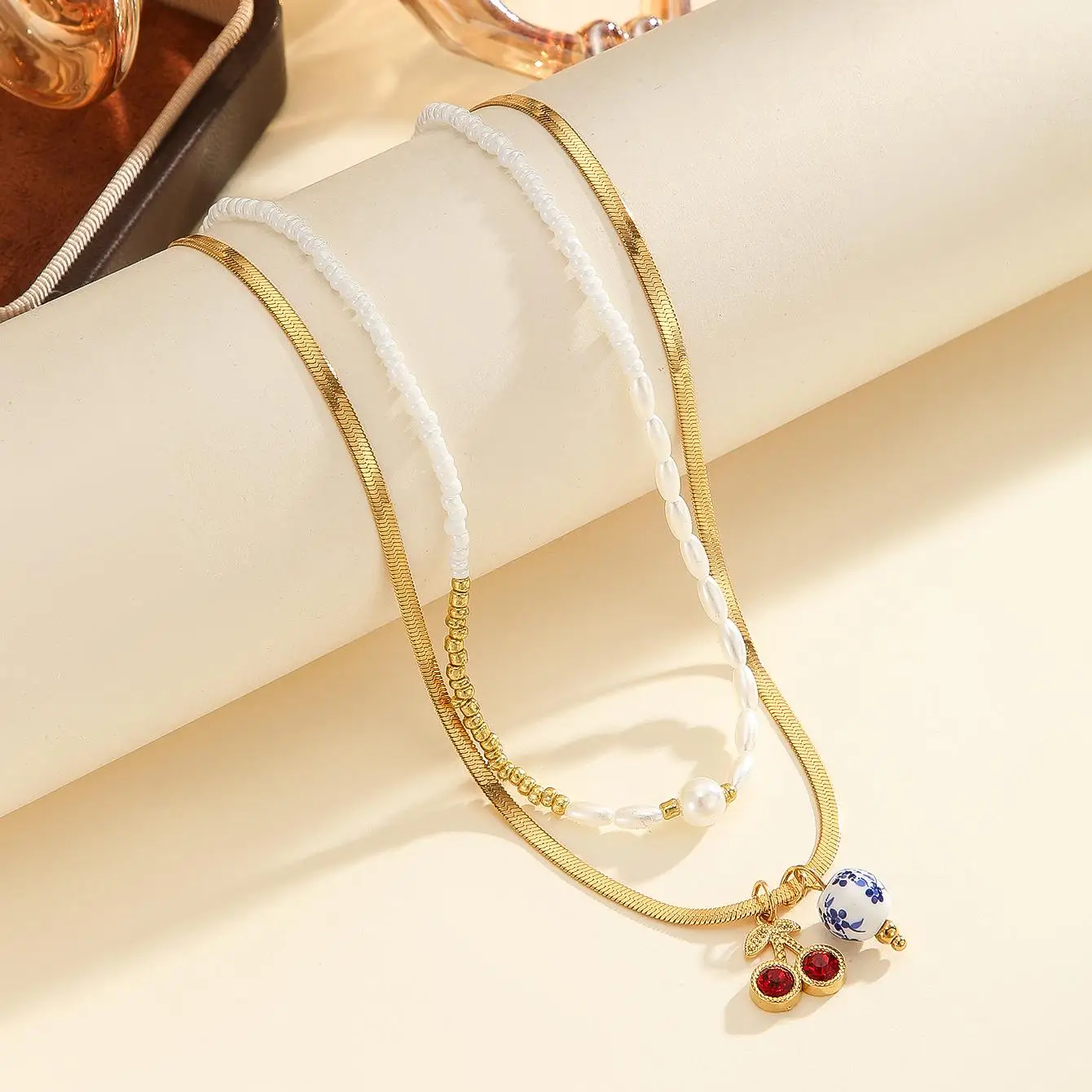 Fashion Ceramic Shell Necklace & Bracelet Set for Women