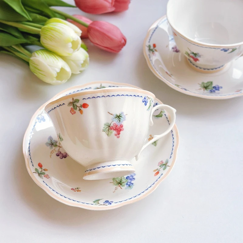 Винтажный набор чашек из костяного фарфора с блюдцем, элегантная фарфоровая чайная чашка, кофейная чашка для послеобеденного чая, черная чайная чашка, кухонная посуда для кофейни