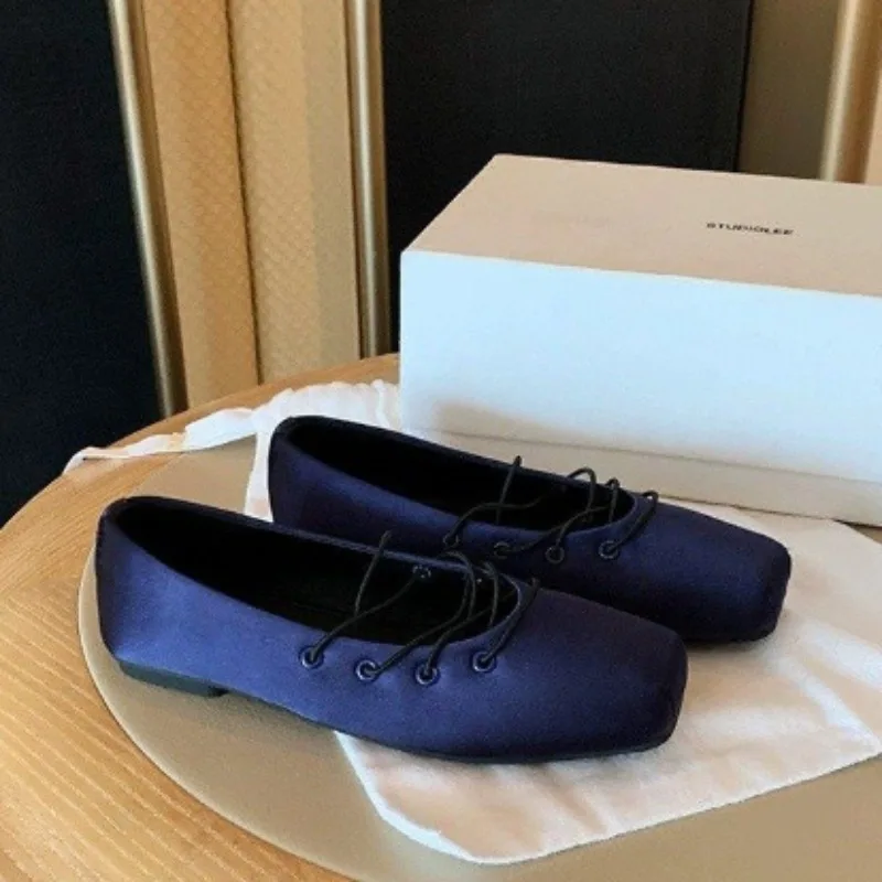 ブルーシルクバレエシューズ レディース メリージェーン クロスボディストラップ 秋2025スタイル レザーバージョン ローヒール シングルシューズ