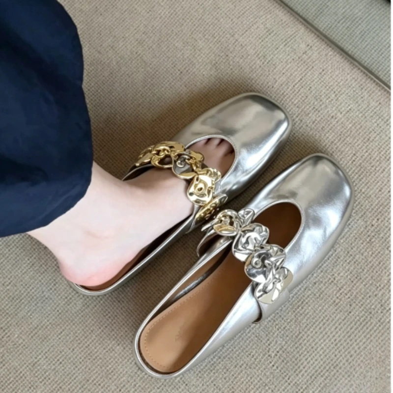 

New Elegant Temperament Metal Design Sandals Closed Toe Fashion Women's Slippers Flat Shoes Cool Slippers Summer Trend Footwears
