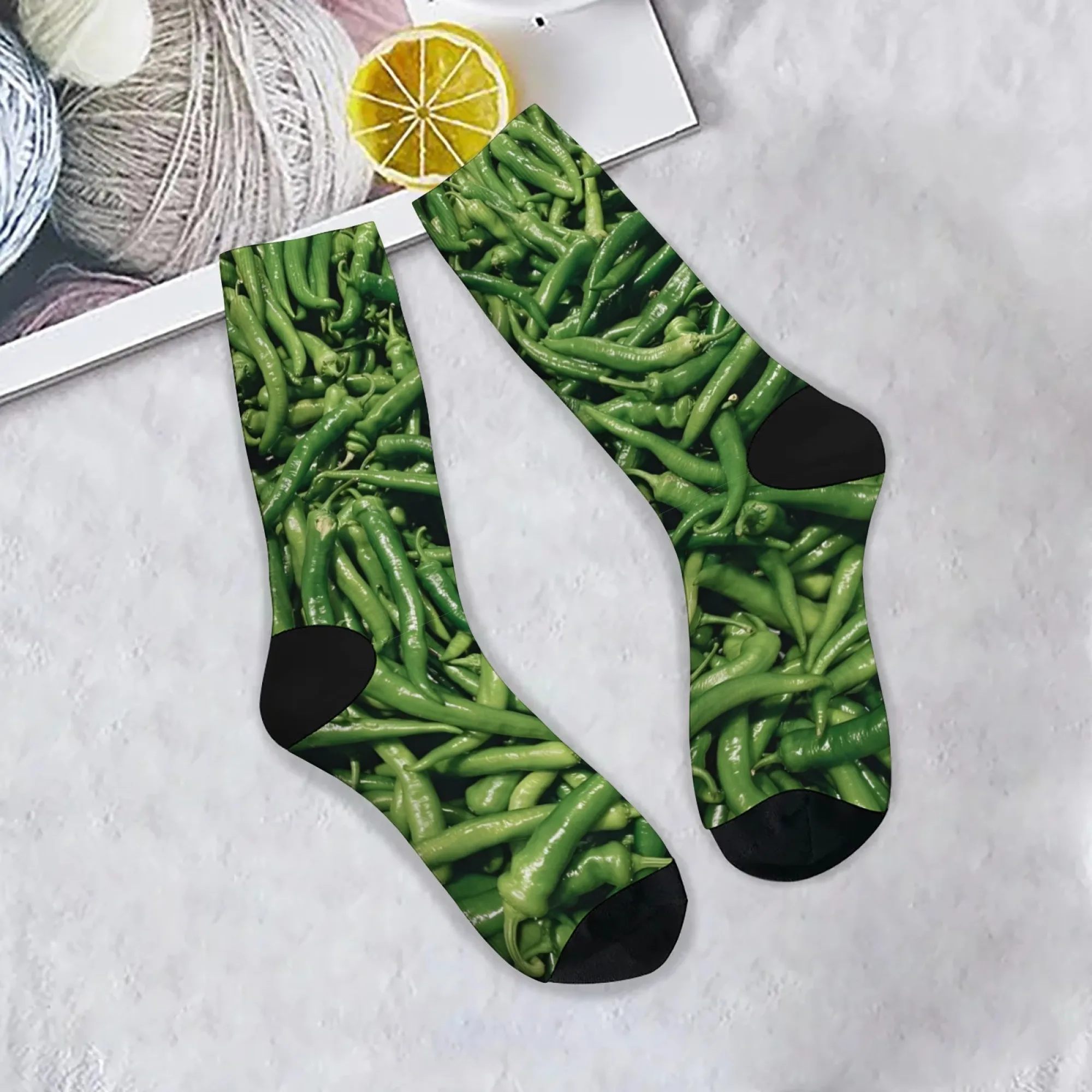 Calcetines de chile verde realistas con estampado de pimiento picante, calcetines cálidos con temática de vegetales, regalo divertido para cocineros