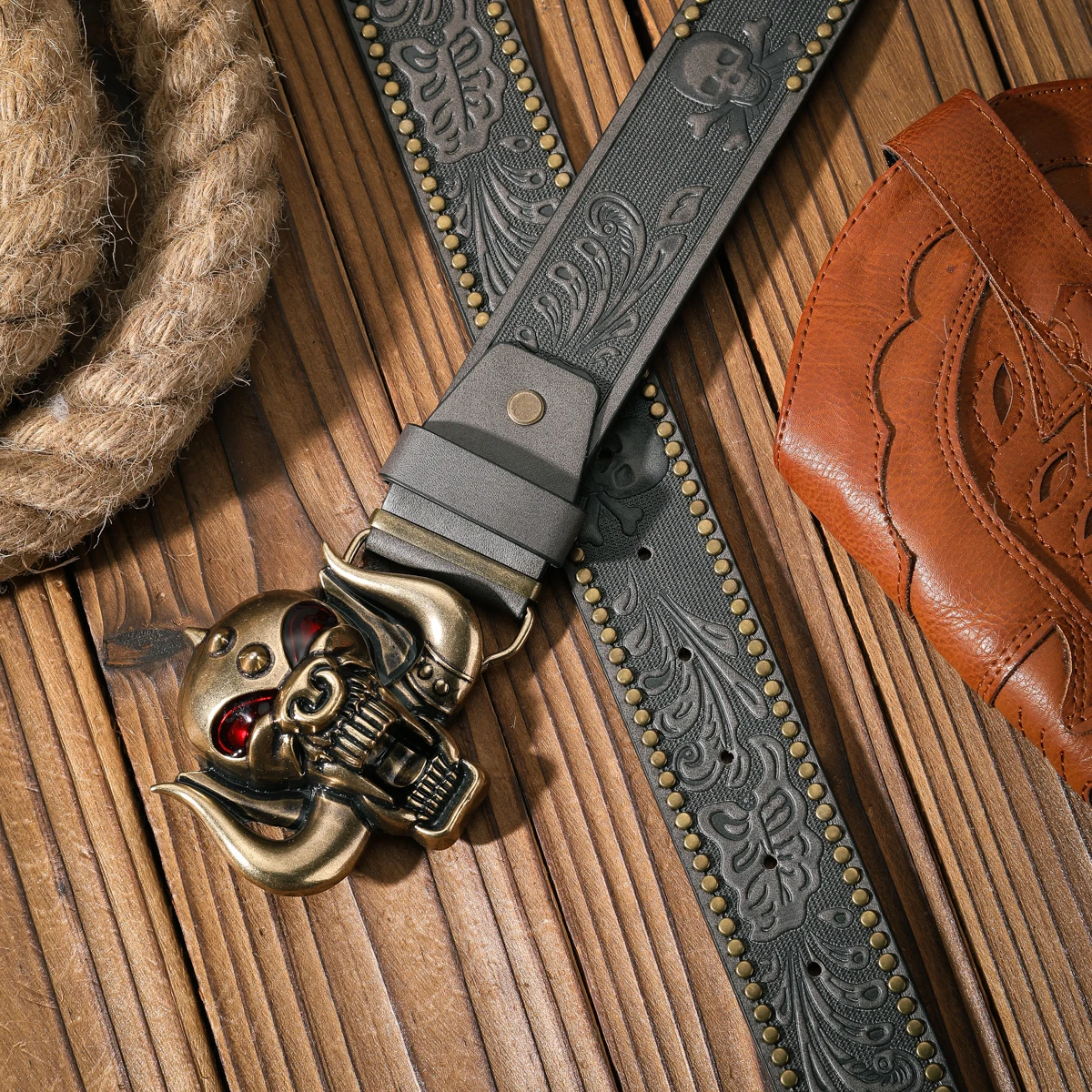 Ein lässiger und retroer Gürtel, ein Taillenaccessoire für Kleidung im Western-Stil, Metallschnalle, PU-Gürtel, geeignet für Männer und Frauen. – Detail 10