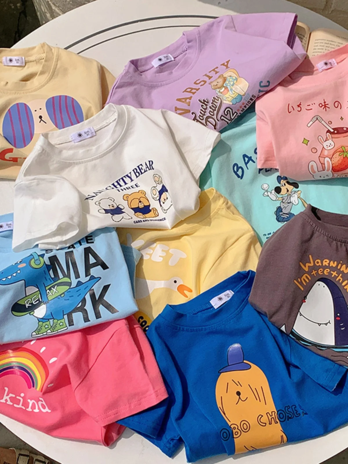 T-shirt décontracté coréen pour garçon, T-shirt de base, T-shirt tendance, dessin animé, été, nouvelle arrivée 2024, mélange de soie pour femmes