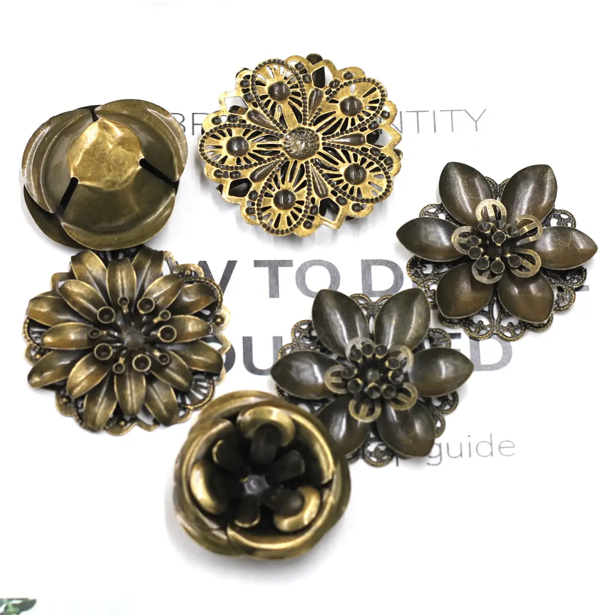 6 ชิ้น Embellishments ผสมดอกไม้รูปแบบ Filigree Wraps โลหะผสมหัตถกรรมเครื่องประดับ DIY ค้นหาอุปกรณ์เสริม