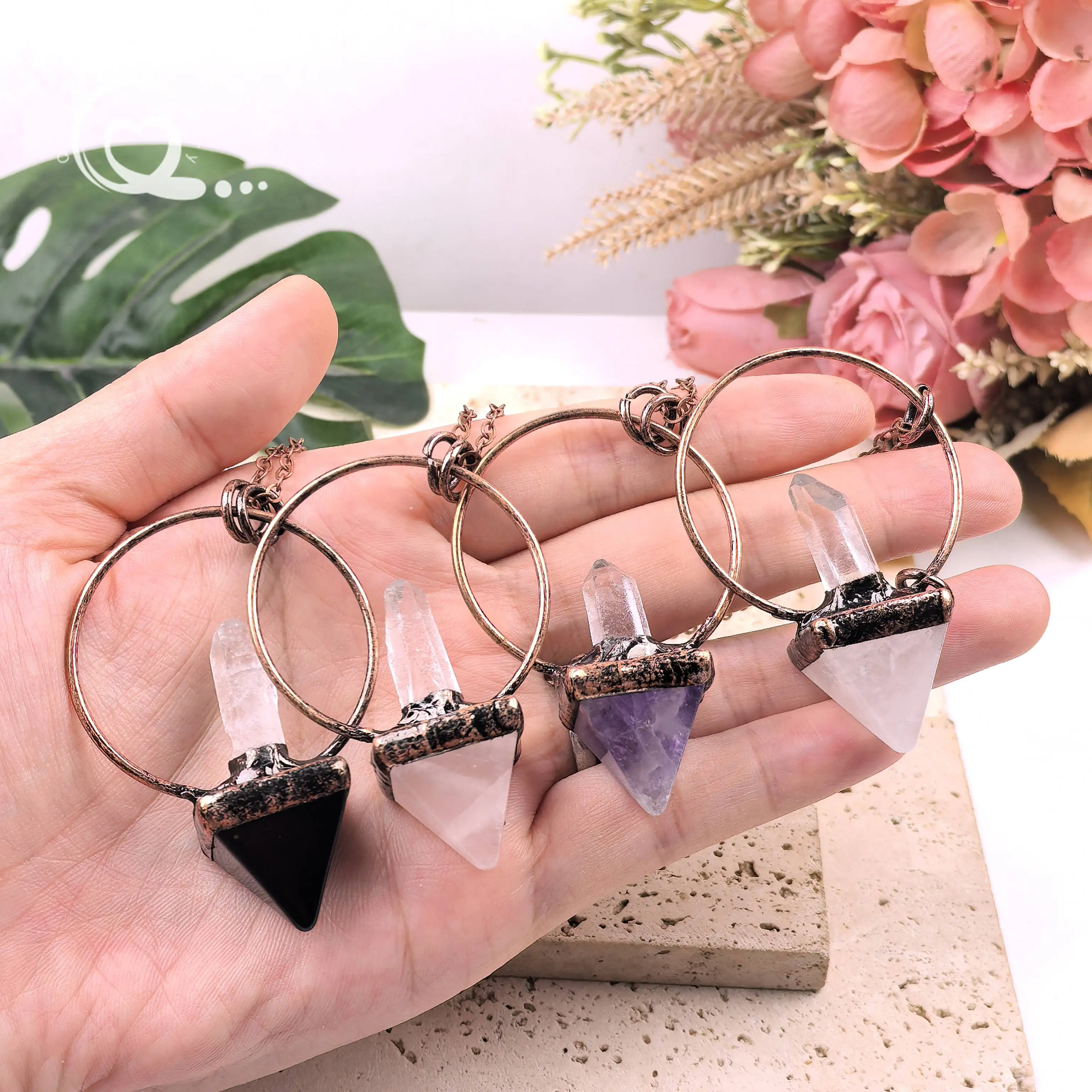

Soldered Bronze Hoop Quartz Cone Pendants Antique Copper Necklaces Raw Crystal Point Charms Pendulum Retro Brass Jewelry QC3444