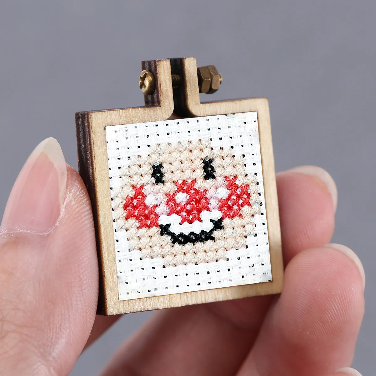 

5 pcs Wooden Embroidery Hoops Set 3.5Cm Triangle 2Cm Hexagon 3X3Cm Square Frame Golden Bead Chain For Cross Stitch Diy Sewing