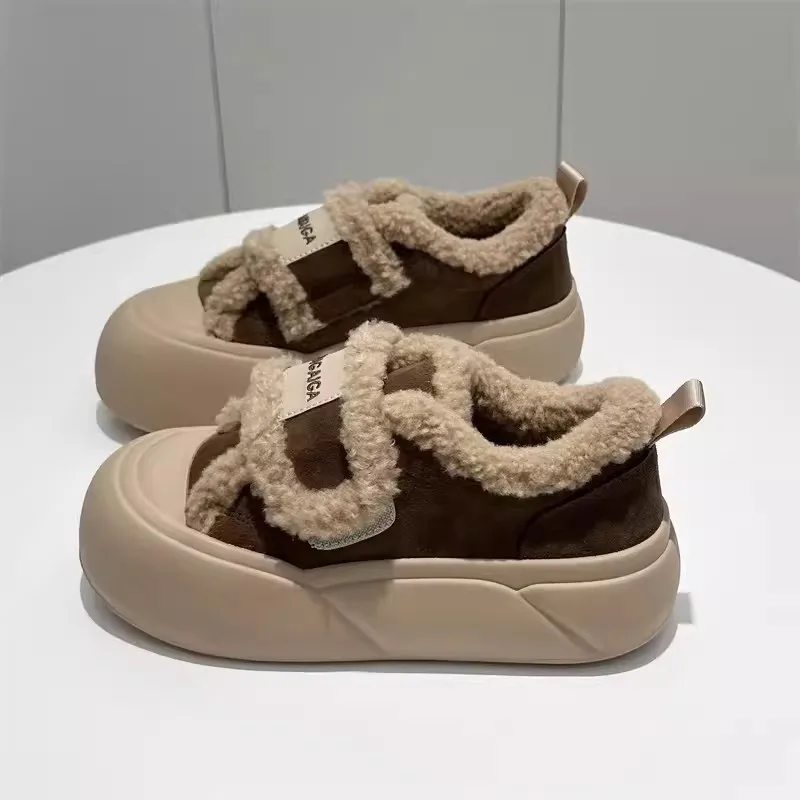 Cotton shoes for women in autumn and winter with velvet 2025 new style thick soled board shoes and bread shoes