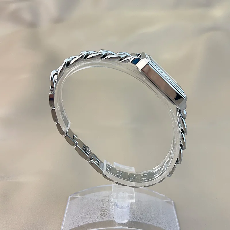 New Rhinestone Rectangular Dial Watch Luxury Chain Small Gold Quartz Wristwatches Fashion Simple Design Girls Clock Gift Relojes