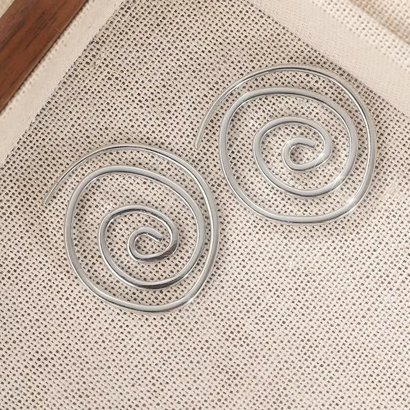 Vintage ethnische silberfarbene Metallgeometrie Spirale baumelnde Ohrringe für Frauen Schmuck – Detail 3