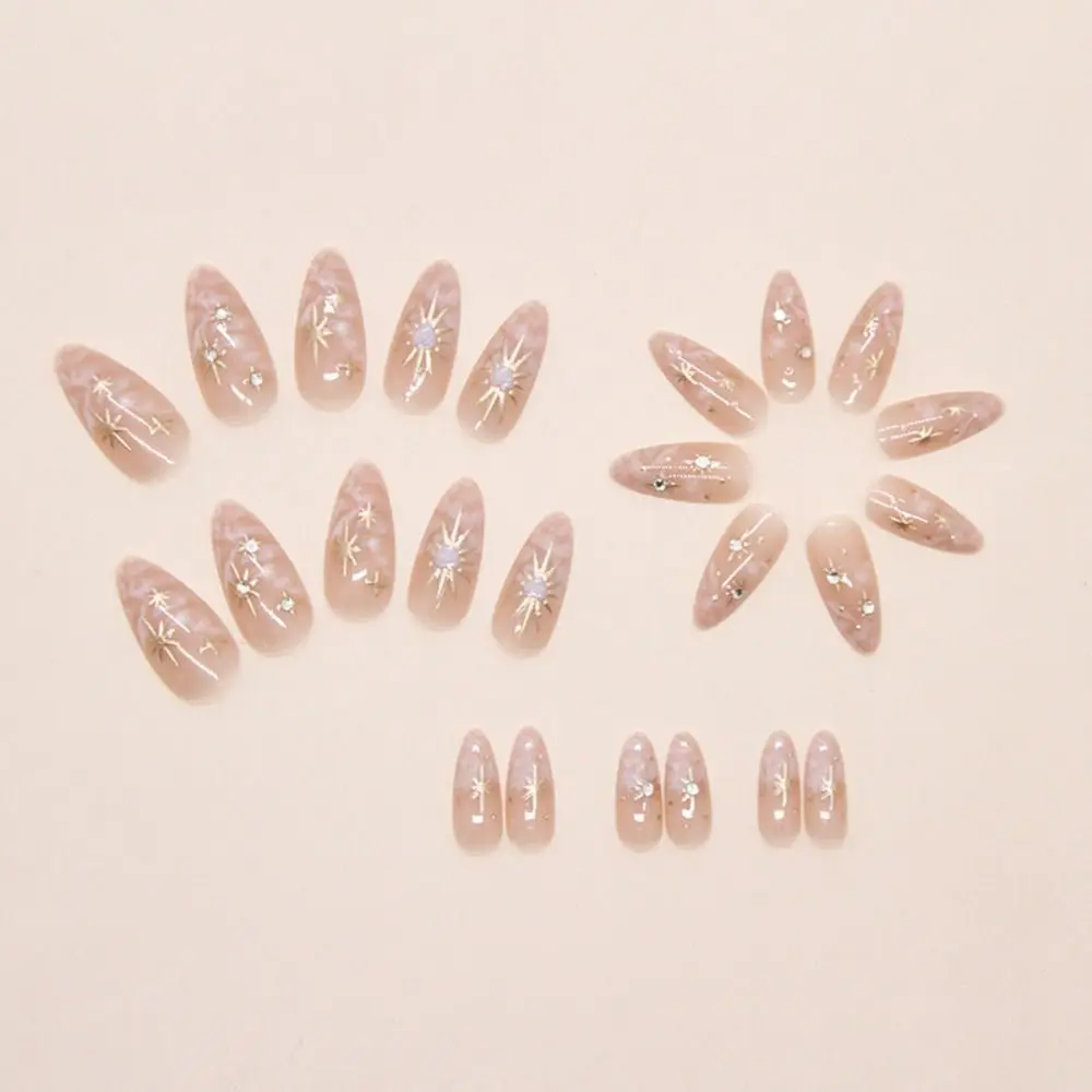 24개 롱 아몬드 인조 손톱 크리스탈 하트 화이트 플라워 프렌치 가짜 손톱 반짝이는 스타버스트 골드 리본 탈부착 가능한 손톱 팁 여성용