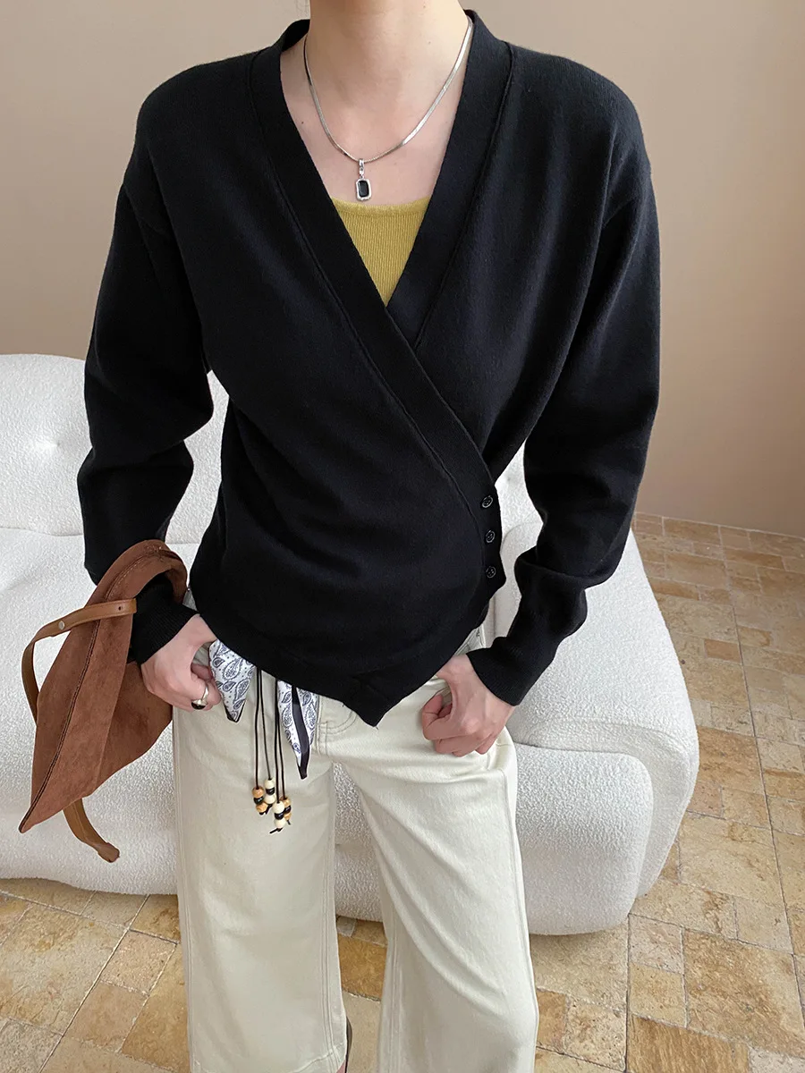 

Женский повседневный однотонный вязаный кардиган с v-образным вырезом и нерегулярным поясом и пряжкой во французском темпераменте