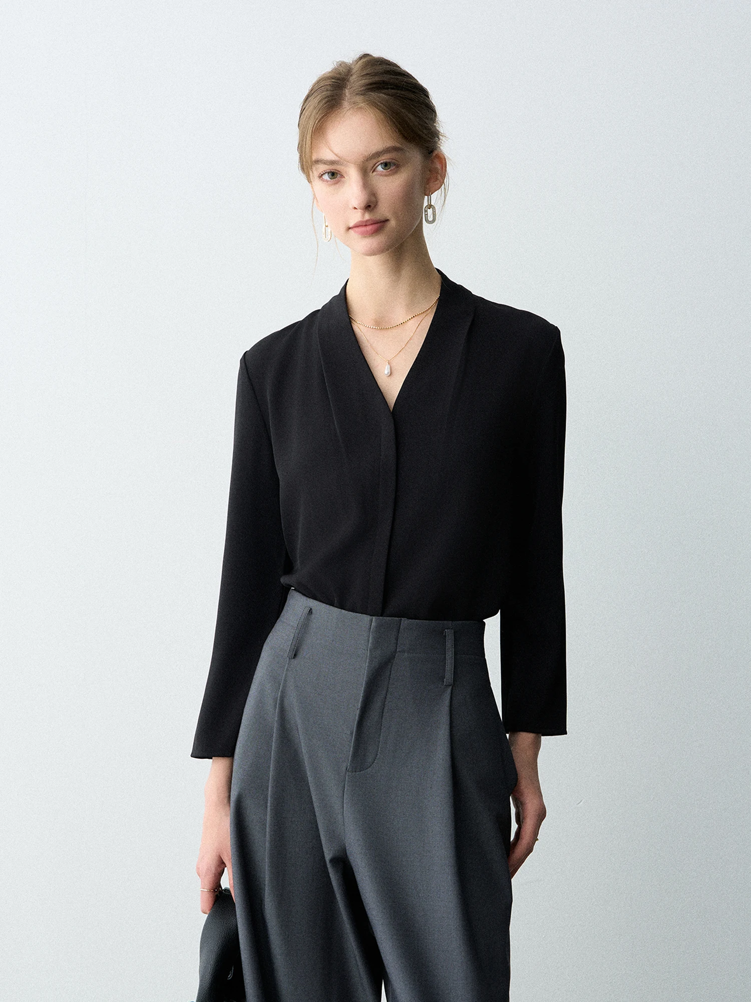 

USEEN Profional Commuter Bla V-Ne Long Sve Women's irt Slimming High nce Sensation OL k Button irt