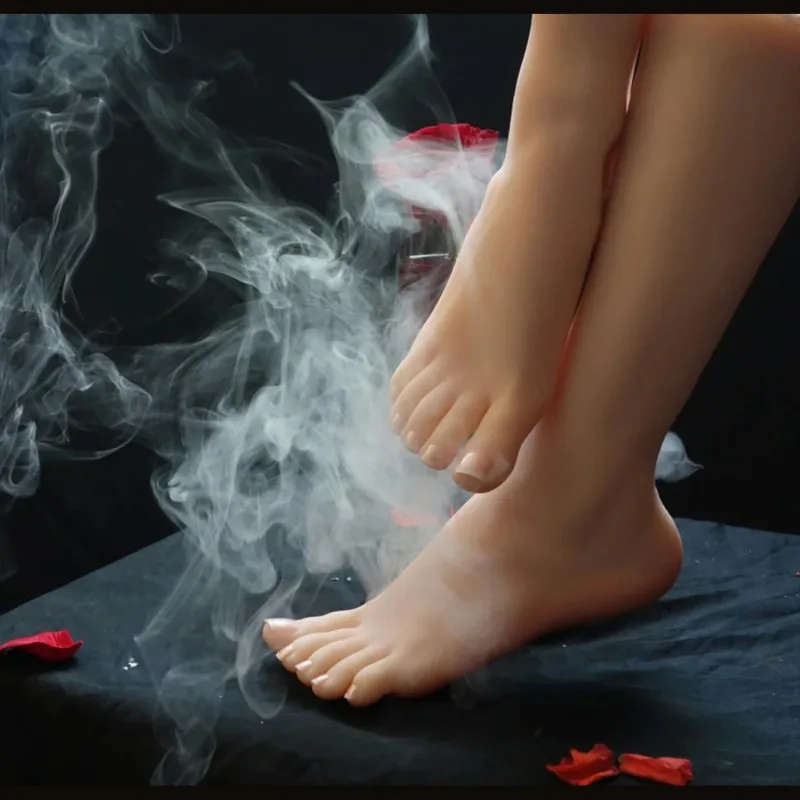 

Mannequin Female Foot Model Fake Nail Practice Leg Mold Lifelike Manicure Feet for Shooting Shoes Sock Display Props TPE T36