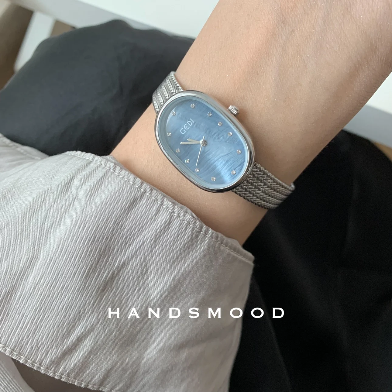 High-quality luxury watch oval fashion temperament motherofpearl silver high end simple quartz women's watch gift for girlfriend