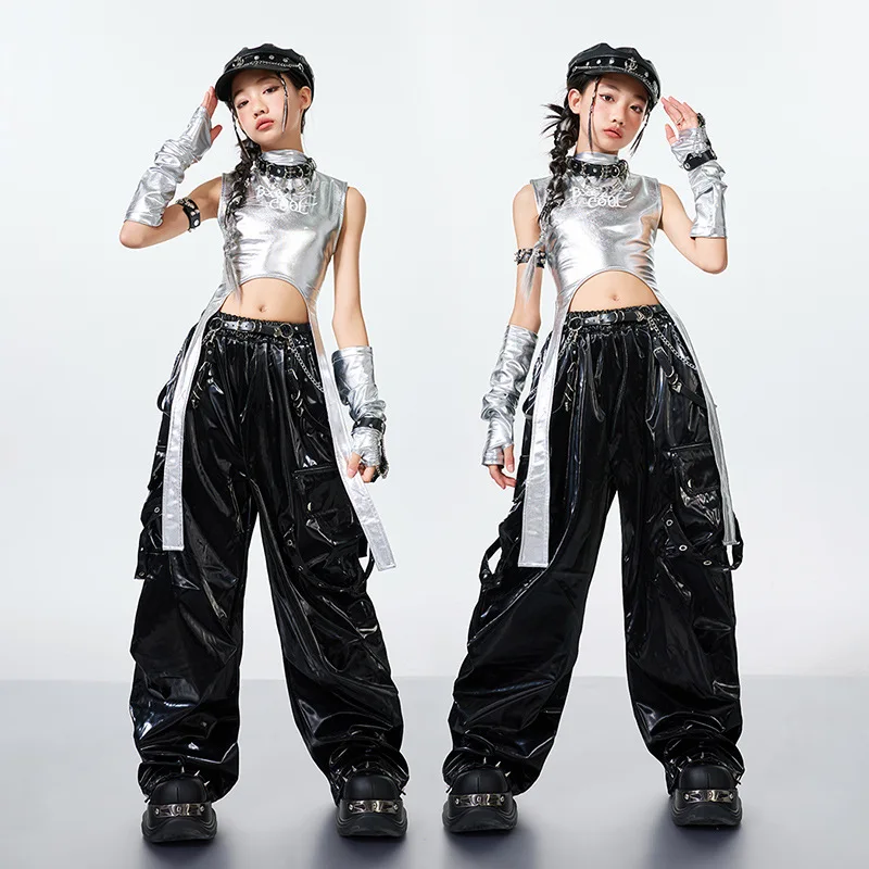 

Блестящий серебряный топ с пайетками для девочек в стиле хип-хоп, черные брюки-карго, модная уличная одежда K-pop, костюм для группового джазового танца, сценическая одежда, комплект одежды