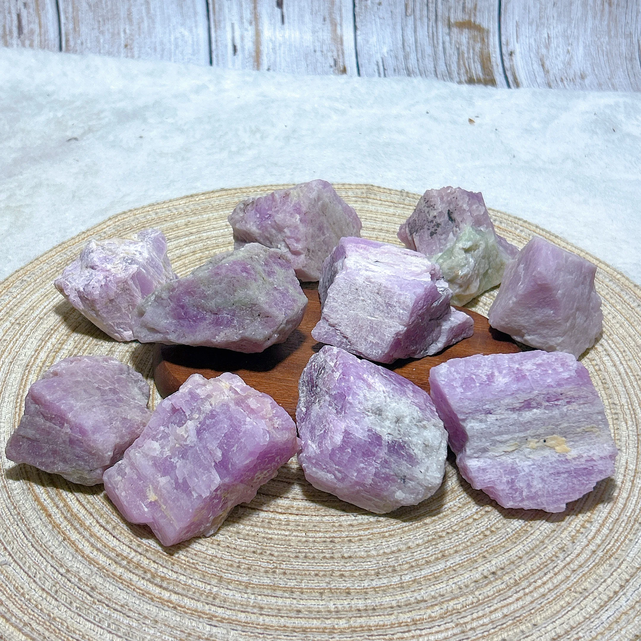 Healing Natural Crystal Kunzit - Lighting Effect Home Decor ulasan dan harga