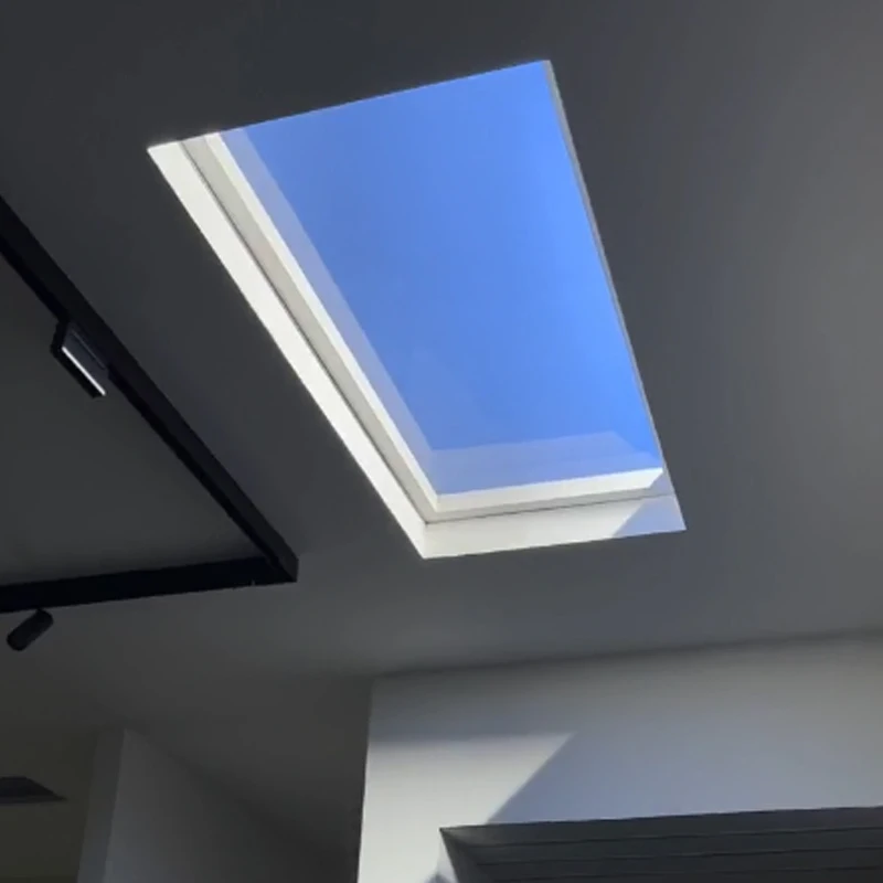 

Интеллектуальный искусственный свет, имитирующий дневной свет и эффект сумерек, а также интеллектуальный свет, имитирующий закат и дневной свет.