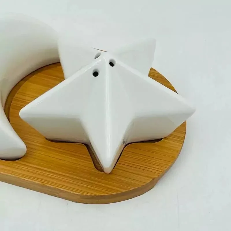 Nordic Creative Ceramic Pepper Bottle Set Star Moon Salt Shaker Seasoning Box Ceramic Seasoning Utensils Holiday Decorations