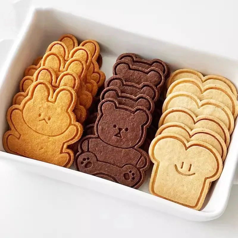 3D Cartoon Animal Cookie Mold Cutting Mold Toast Bear Biscuit Cutter Fondant Cake Stamp for Child Baby Puppy Snacks Baking Tool