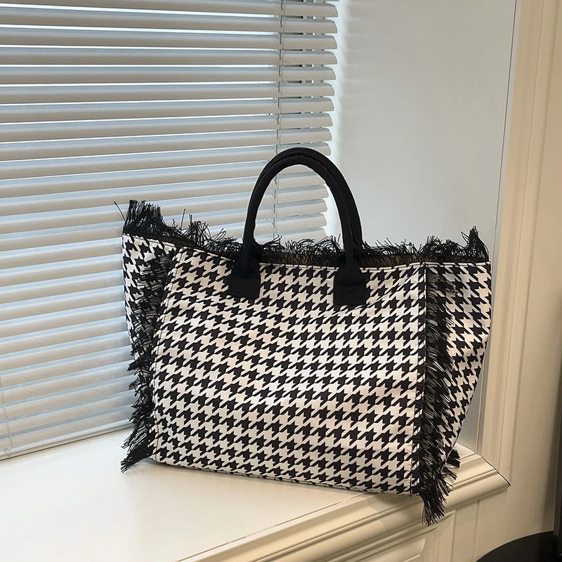 

Stylish Design Exquisite Nylon Shoulder Bags Personality No Zipper 2025 New Sewing Thread Commute Youth Handbags for Women