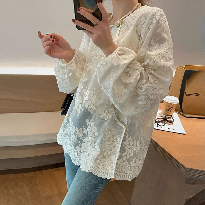 Women\'s Chinese Style Vintage Lace Embroidery Sunscreen Blouse White Beaded Chic Long Sleeve Shirt Female Casual Loose Thin Tops