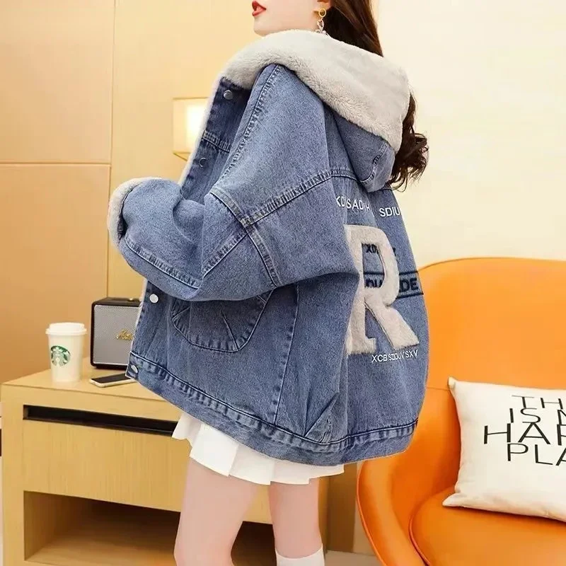 Plus Velvet Thicken Denim Jacket Fashion Hooded Single-breasted Warm Letter Print Outwear New Autumn Winter Loose Clothes Women