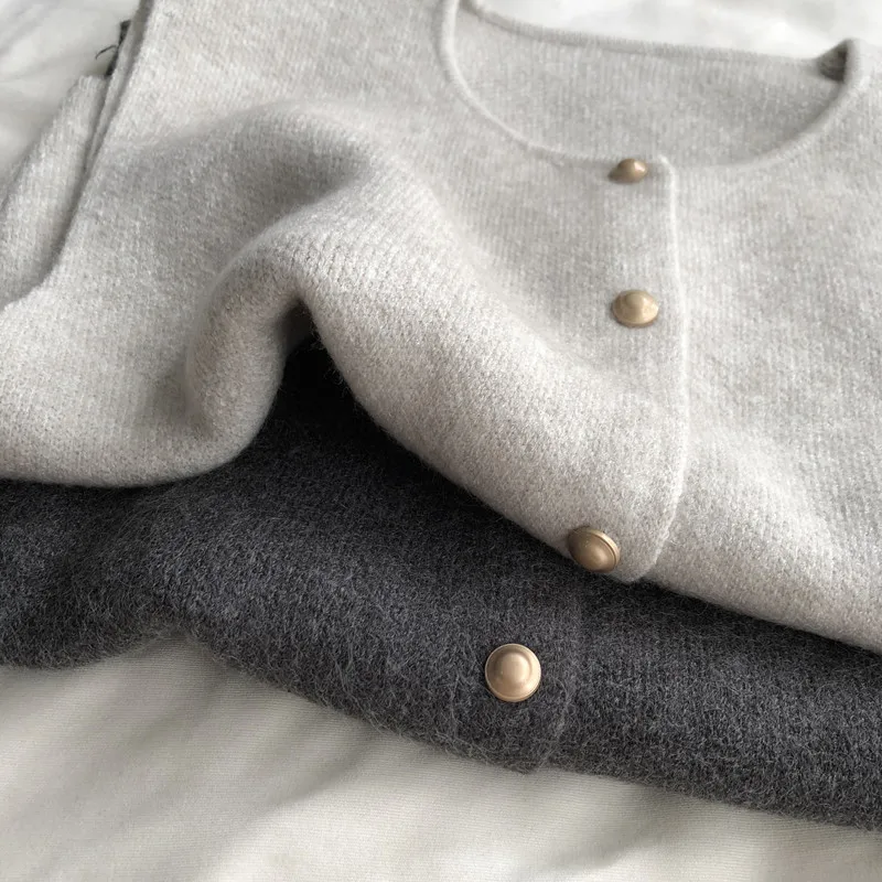 Ele lectual  Color Overlap Outerwear Gold Button Knitted Sweater Vest Women's round Ne Versatile Loose Sweate...