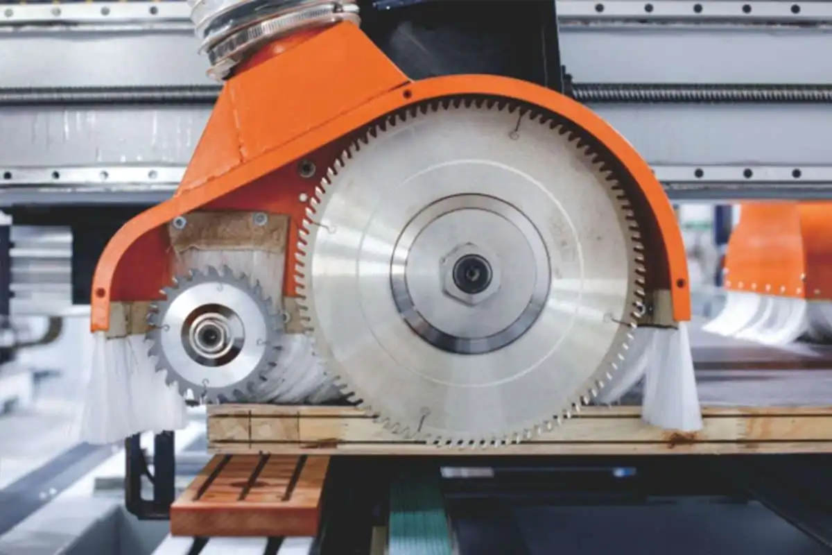 Automatic CNC Furniture 4 Side Edge Cutting Saw Artificial Board Plywood Cutting Machine for Door Processing