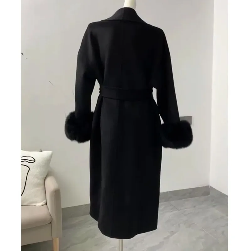 Cappotto invernale in tweed nero peloso medio-lungo con polsini sfocati, vita ampia, cappotto di lana di fascia alta Giacca versatile da donna