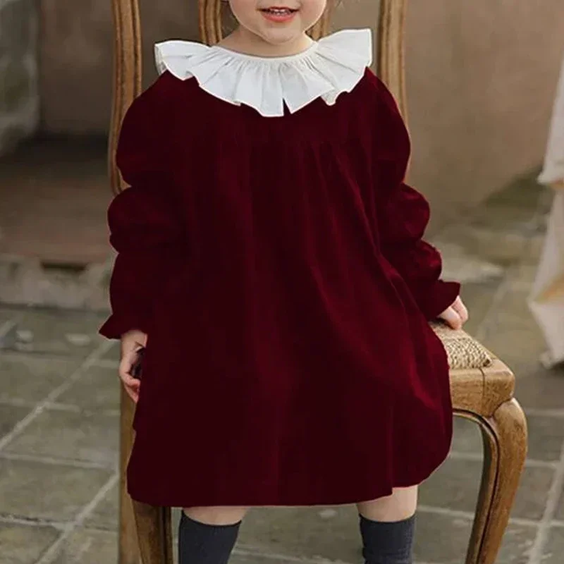 Velvet dress with round neck and ruffles in contrast for girls, elegant dresses with long sleeves for Christmas party