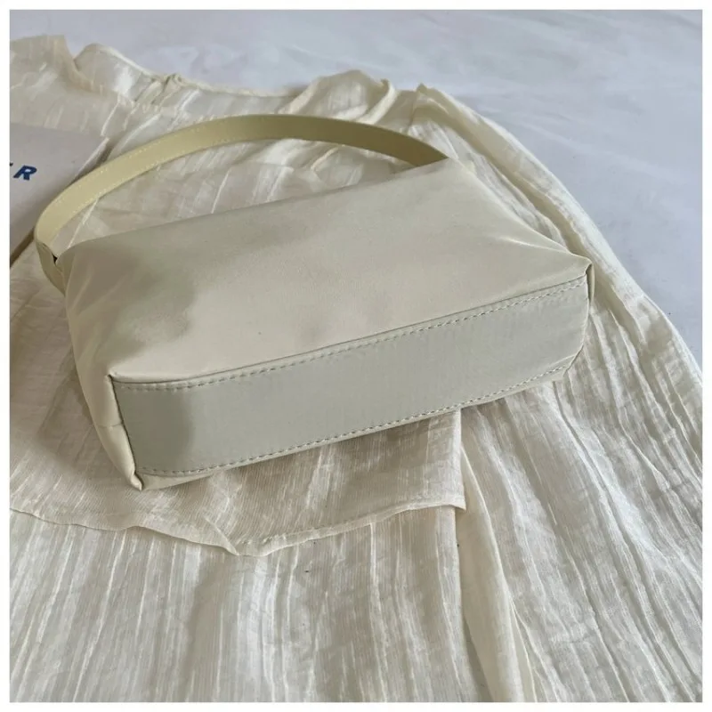 CEEKAY Damen-Umhängetasche, Rot, Nylon, Leichtgewicht, Handtasche mit Reißverschluss, für den täglichen Pendelverkehr, lässig, minimalistisch – Detail 25