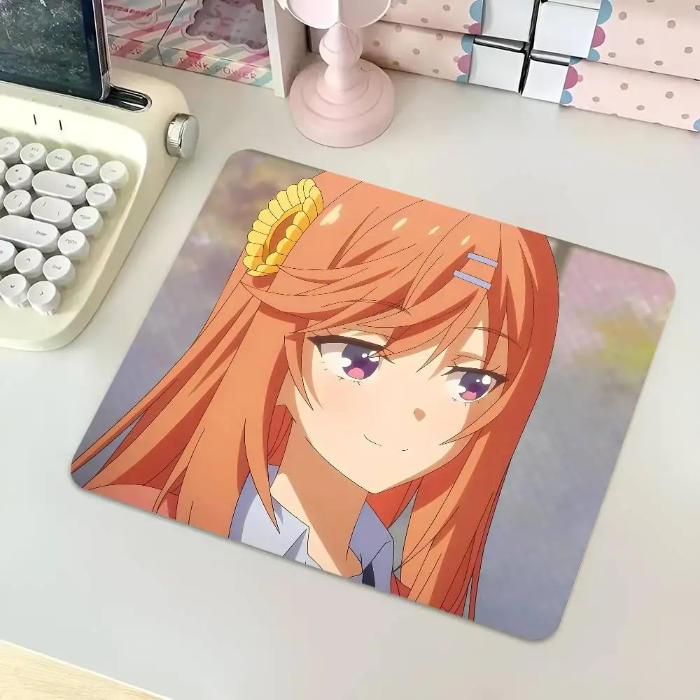 Nazuna Asahina Classroom Of The Elite Small LockEdge Mouse Pad For Gamers Computer Desk Pad Rectangular Anti-slip Rubber